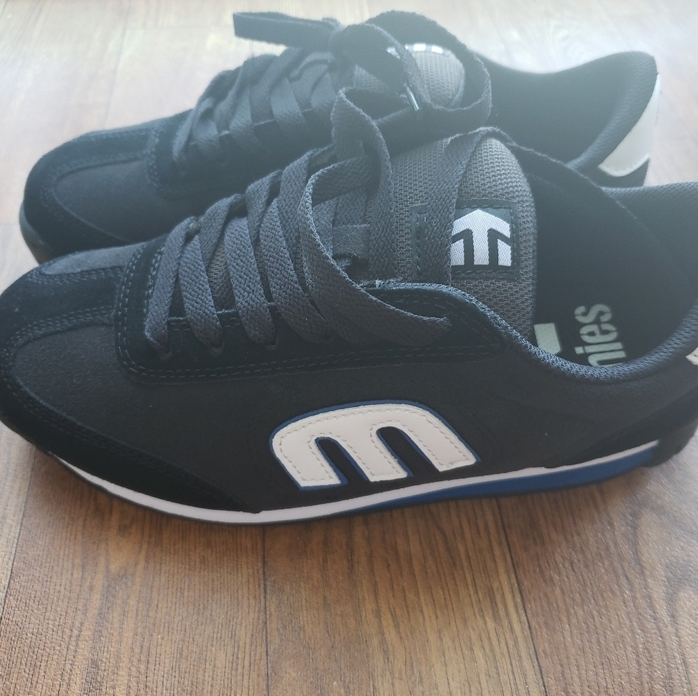 Brand new etnies